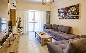 Ser House